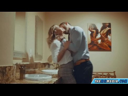 ❤️ Wenn eine vollbusige Blondine dich in einer öffentlichen Toilette verführt ️ Hard porn bei porn de.comicsporn.ru ❌️